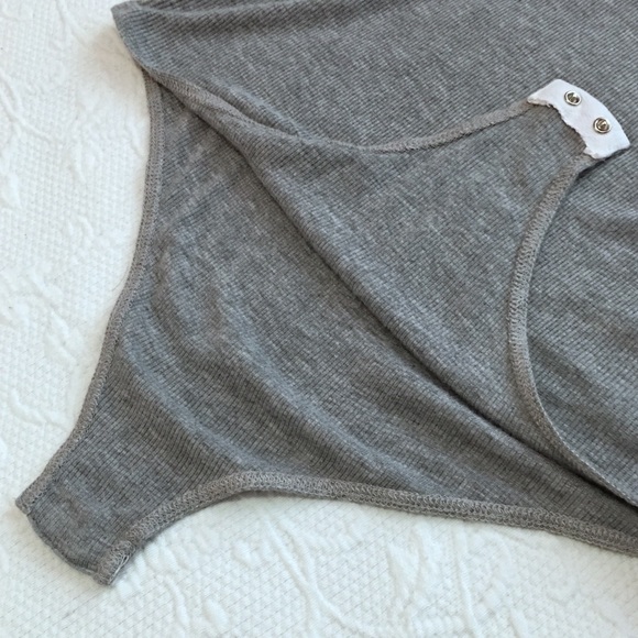 Reposh Jolie Heather Gray Ribbed Bodysuit - Picture 4 of 8